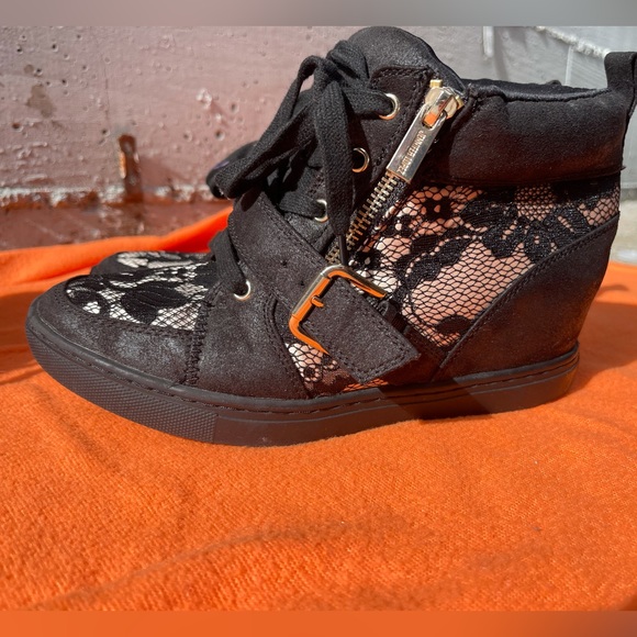 2 boots jennifer lopez lace and xhilaration🤩🤩 - Picture 7 of 13